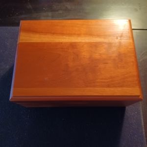 Jewelry box